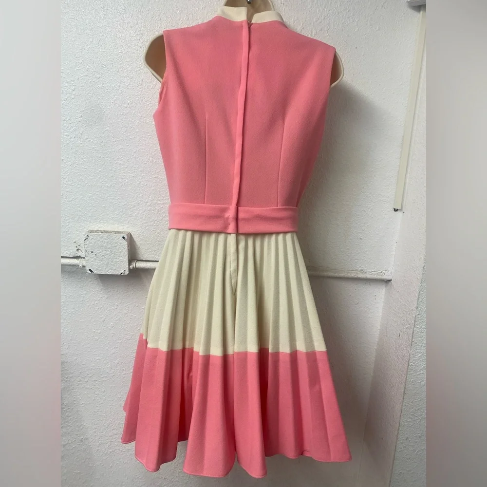Vintage late 60s- pleated - Pink and Cream Mini Dress - Picture 3 of 11